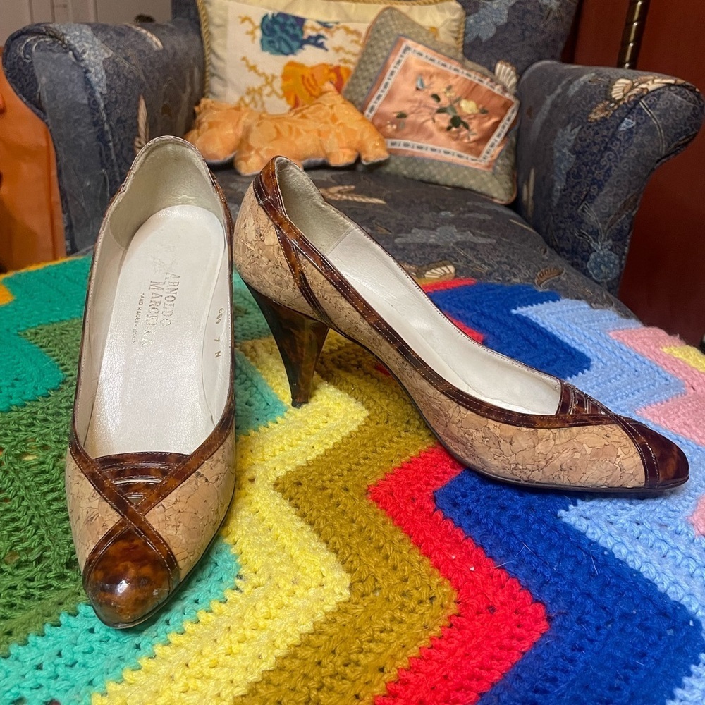 Vintage 60s 70s handmade in Spain Arnoldo Marcella cork and tortoise heel